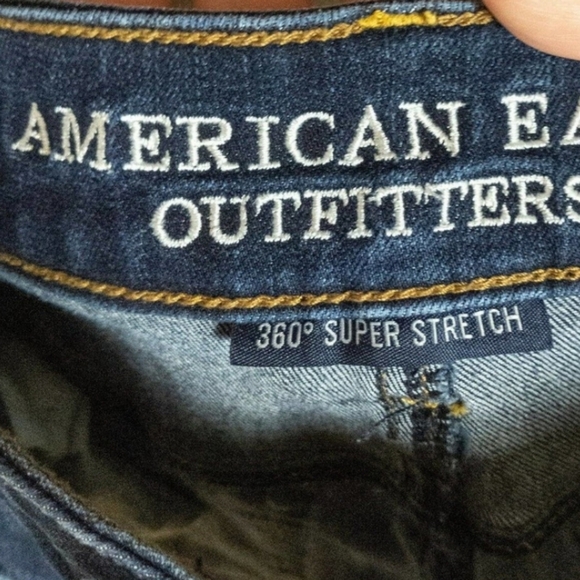 🆕 American Eagle High-Rise Distressed Dark Wash Shorts. NWOT - Picture 6 of 12